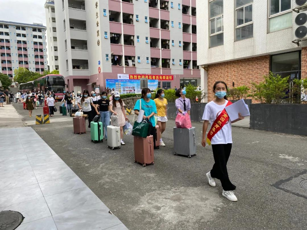 金领之光｜星河漫漫，不负理想--幼教专业学生获评南园教育集团“优秀实习生”(图14)