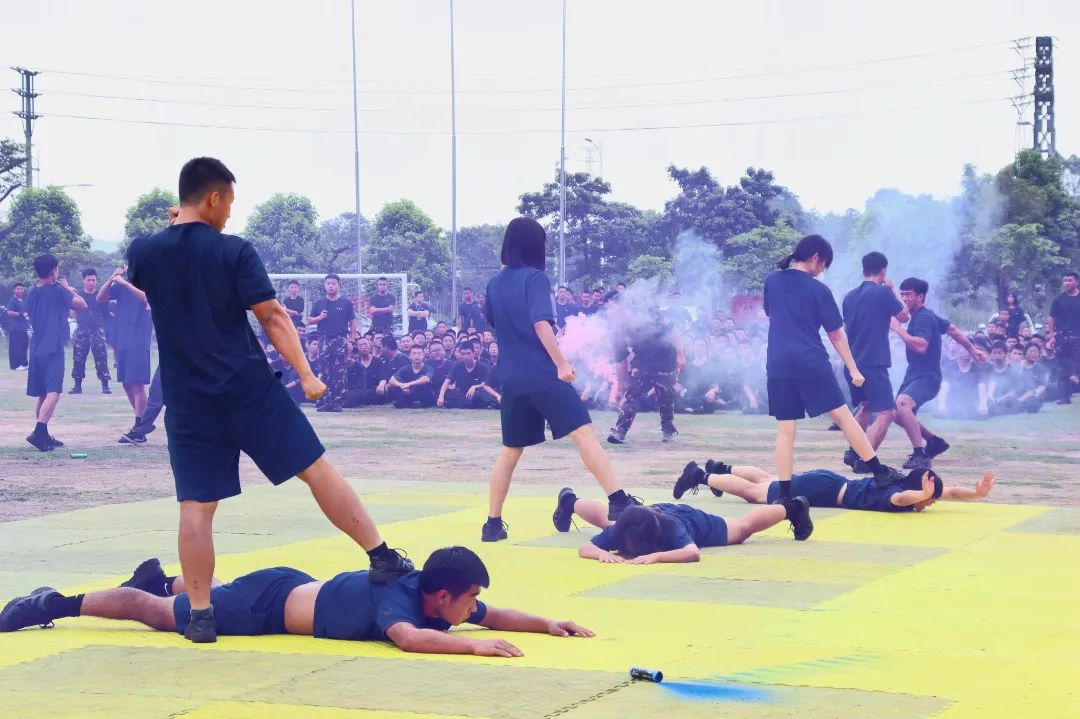 振奋人心丨法律事务系2023首届“专业技能汇演”(图17)