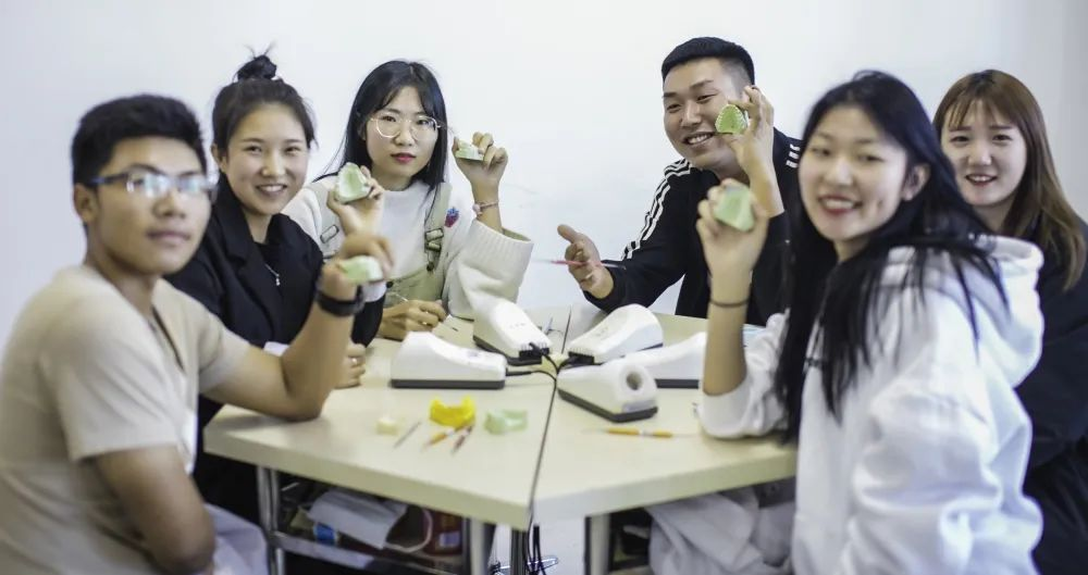 数字化口腔技术专业|中德双元制口腔教学实践基地，德标口腔全产业链体系（广东中心）(图13)